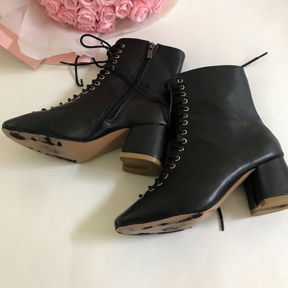 She & In boots - Picture 2 of 9